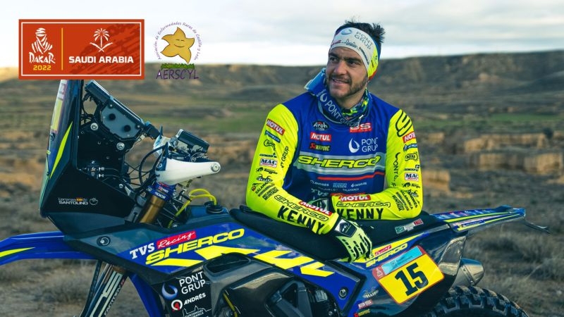 Lorenzo Santolino subasta su equipación del Dakar para ayudar a la Asociación de Enfermedades Raras de Castilla y León